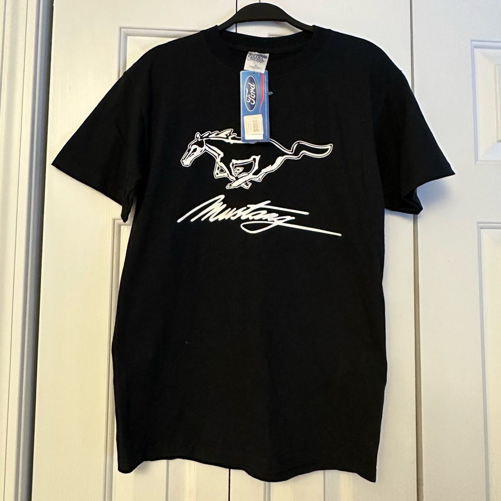 NWT Vintage Mens SMALL Ford Mustang T-Shirt